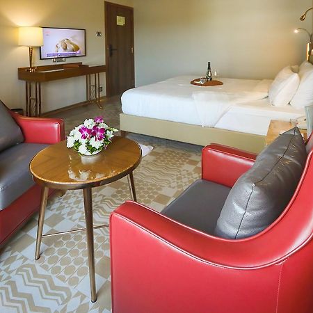 The Grandeur Boutique Hotel Mumbai Bagian luar foto